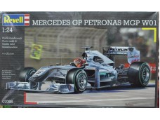 REVELL "Petronas" Mercedes MGP W01 1/24 NO.07098