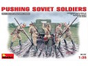 MiniArt 35137 PUSHING SOVIET SOLDIERS 比例 1/35 需 黏著上色