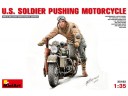 MiniArt 35182 U.S.  SOLDIER PUSHING MOTORCYCLE 比例 1/35 需 黏著上色