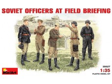 MiniArt SOVIET  OFFICERS  AT  FIELD  BRIEFING NO.35027